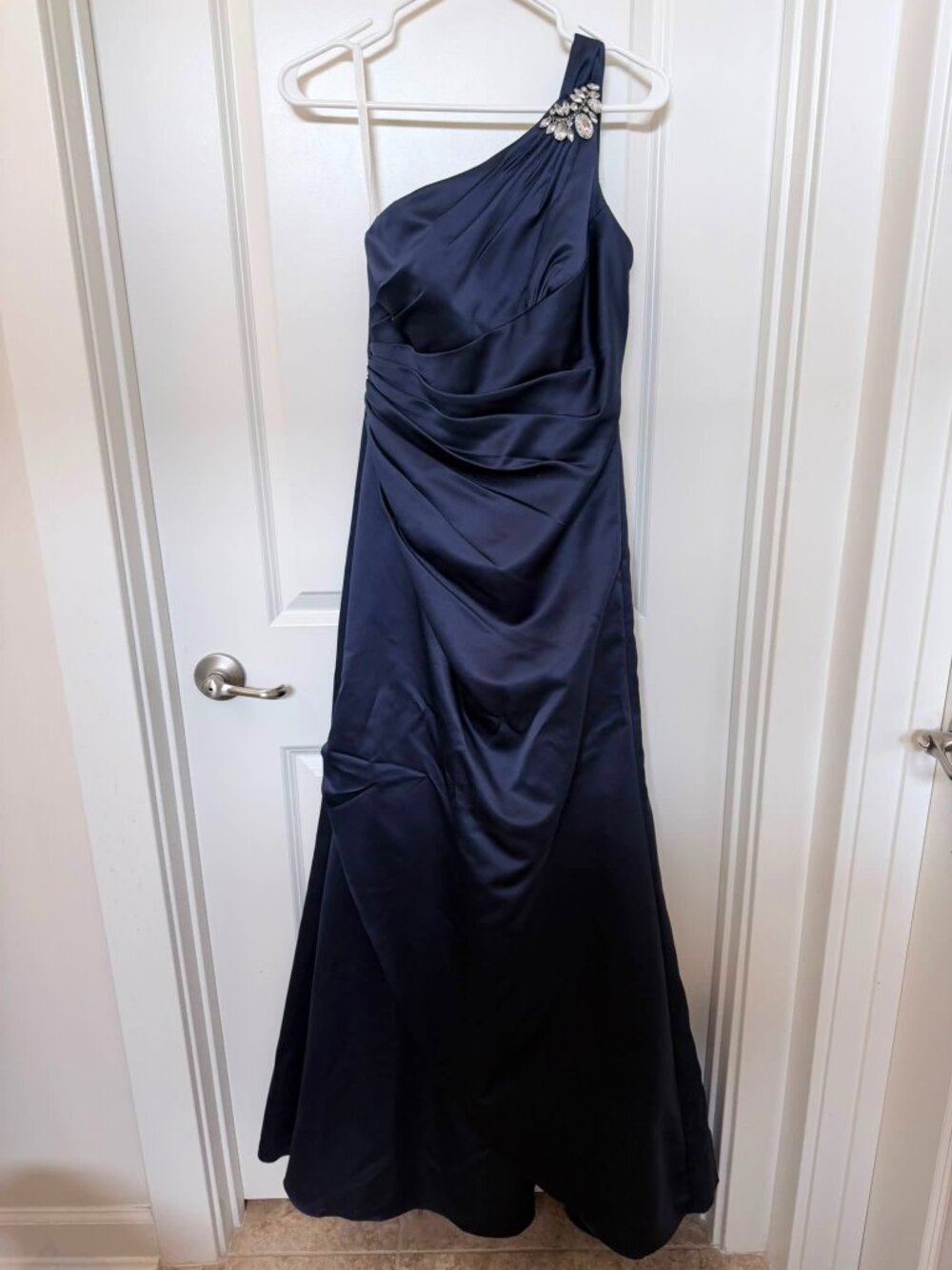 Stunning David's Bridal Navy Satin One Shoulder Evening Gown Dress Sz 4 6